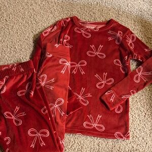 Cat & Jack Red Bow Pajama Set like new